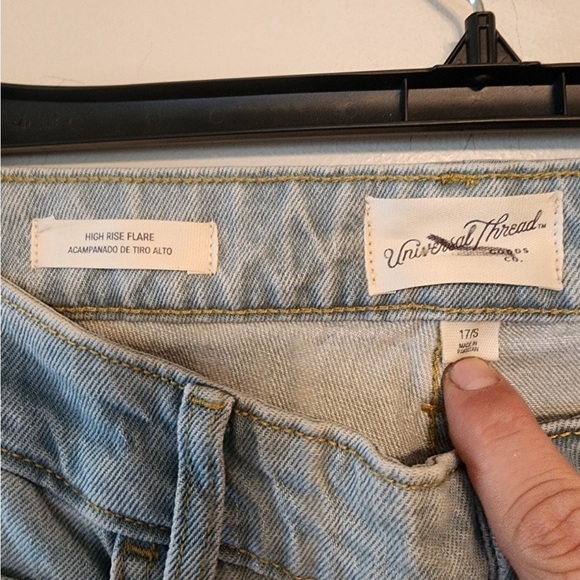 Universal Thread Women's Flare Jeans High-Rise size 17 short - Picture 3 of 4